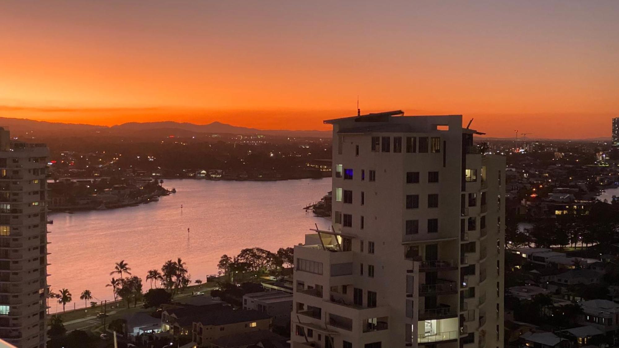 Solaire Apartments Gold Coast Exterior photo